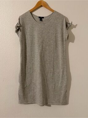 Gap Women's Short Sleeve Cold Shoulder Dress Gray White Stripe Pockets Size Med